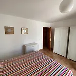 First Floor With Sea View, Apartmán *
